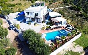 Sea Queen Luxury Hotel